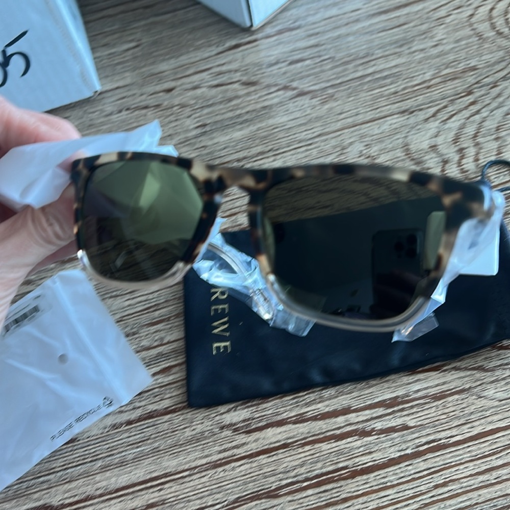NWT: KREWE LAFITTE Iberia to Haze Polarized Sunglasses - Picture 8 of 8
